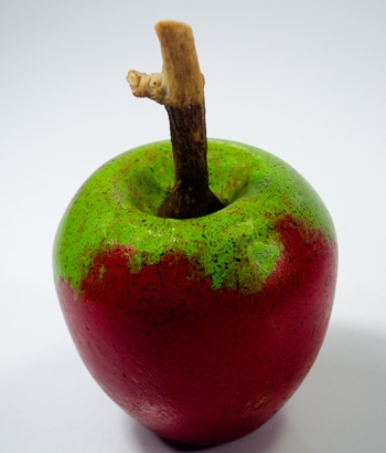 FR-031_Painted Apple with Horn Handle